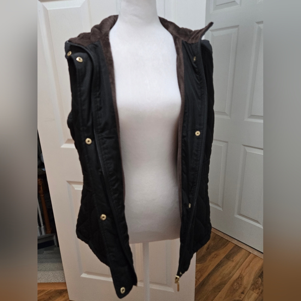 Women's Quilted Black Vest with Brown Faux Fur Lining, Size L - Picture 5 of 13